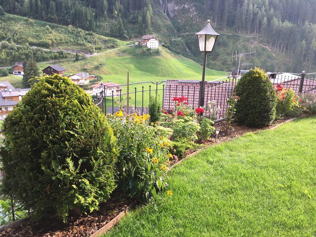 فندق Santa Cristina Val Gardenaفي  Garni Mezdi المظهر الخارجي الصورة